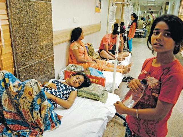 The Ghaziabad district health department has reported more than 100 confirmed cases of chikungunya and dengue. (HT Photo/Burhaan Kinu) The Ghaziabad district health department has reported more than 100 confirmed cases of chikungunya and dengue. (HT Photo/Burhaan Kinu)