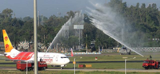 A water salute for the first flight from Sharjah at Chandigarh International Airport on Thursday. (Keshav Singh/HT Photo) A water salute for the first flight from Sharjah at Chandigarh International Airport on Thursday. (Keshav Singh/HT Photo)