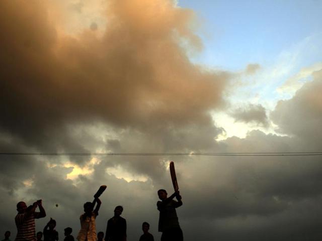 Brisk spells of moderate rains occurred in neighbouring Khandwa district on Wednesday due to moisture coming from the Bay of Bengal. (HT file) Brisk spells of moderate rains occurred in neighbouring Khandwa district on Wednesday due to moisture coming from the Bay of Bengal. (HT file)