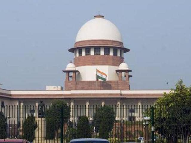 Cloud hovers over the Supreme Court building. (Sonu Mehta/HT) Cloud hovers over the Supreme Court building. (Sonu Mehta/HT)