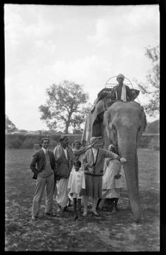 Alice Boner, Uday and Ravi Shankar with an elephant, Nazrathpur, India, 1930 (Rietberg Museum) Alice Boner, Uday and Ravi Shankar with an elephant, Nazrathpur, India, 1930 (Rietberg Museum)