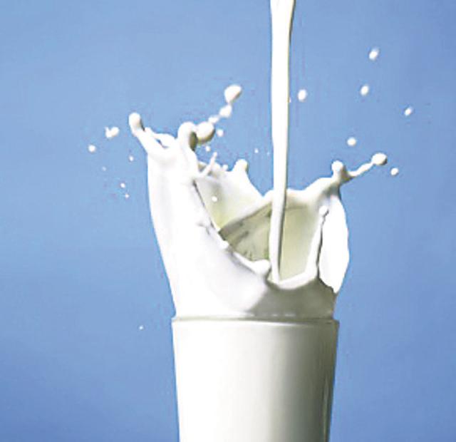 According to the Juhu police, a citizen alerted and informed them about adulterated milk being sold near Irla Junction at Juhu in Vile Parle west. According to the Juhu police, a citizen alerted and informed them about adulterated milk being sold near Irla Junction at Juhu in Vile Parle west.