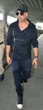 Akshay Kumar in a track suit (Photo: Yogen Shah) Akshay Kumar in a track suit (Photo: Yogen Shah)