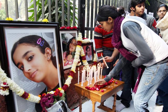 A procession at Jantar Mantar, New Delhi, on 6 January, 2011, demanding justice in the Aarushi murder case.(Ajay Aggarwal/HT Photo)