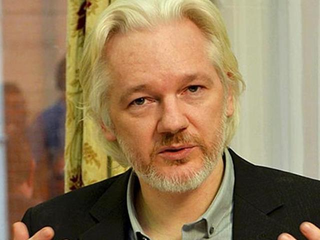 WikiLeaks founder Julian Assange gestures during a news conference at the Ecuadorian embassy in central London, Britain, on August 18, 2014. (Reuters File Photo) WikiLeaks founder Julian Assange gestures during a news conference at the Ecuadorian embassy in central London, Britain, on August 18, 2014. (Reuters File Photo)
