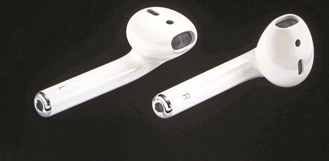 The iPhone 7’s wireless AirPods have built-in microphones and infrared sensors The iPhone 7’s wireless AirPods have built-in microphones and infrared sensors