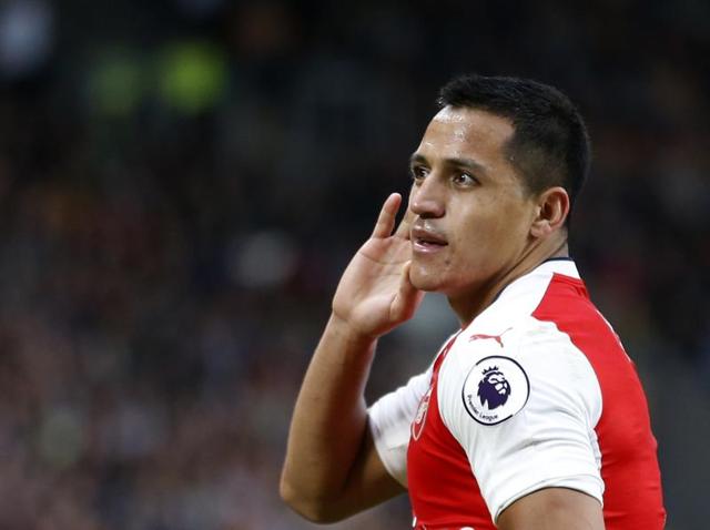 Sanchez gave Arsenal the lead in the 17th minute by deflecting Alex Iwobi’s shot into the net. (REUTERS) Sanchez gave Arsenal the lead in the 17th minute by deflecting Alex Iwobi’s shot into the net. (REUTERS)