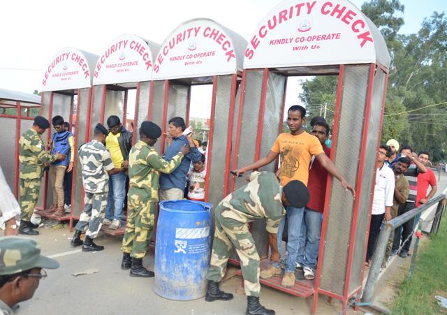 BSF jawans conducting security checking before the retreat ceremony at Attari border on Tuesday. (HT Photo)