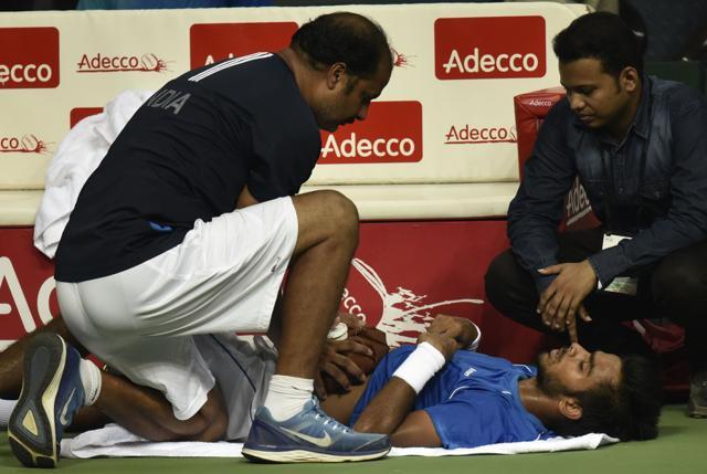 Up a break at the start of the third set, Nagal complained of an inability to breathe and received medical treatment. (Vipin Kumar/HT PHOTO) Up a break at the start of the third set, Nagal complained of an inability to breathe and received medical treatment. (Vipin Kumar/HT PHOTO)