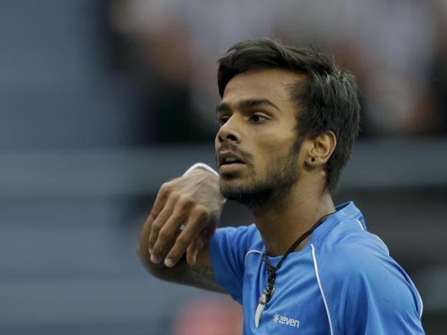 Nagal may have lost but he exhibited the kind of spirit that makes champions on his Davis Cup debut. (Vipin Kumar/HT PHOTO) Nagal may have lost but he exhibited the kind of spirit that makes champions on his Davis Cup debut. (Vipin Kumar/HT PHOTO)