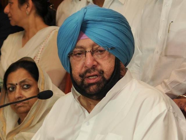 “It is like a tonga party of four people with two sitting in the front and two in the rear. It will hardly have any impact (on the assembly elections),” Capt told mediapersons. (HT File) “It is like a tonga party of four people with two sitting in the front and two in the rear. It will hardly have any impact (on the assembly elections),” Capt told mediapersons. (HT File)