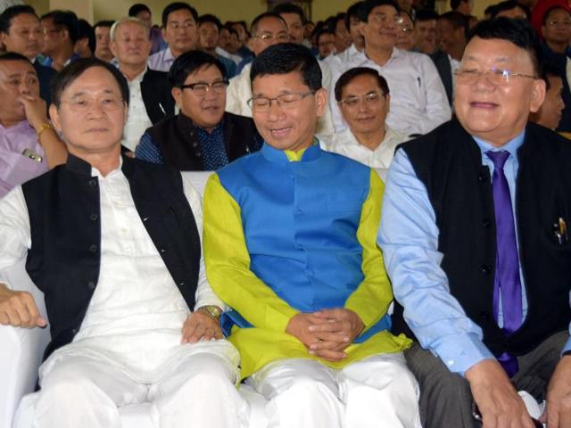 Former CMs Nabam Tuki and Kalikho Pul exchange pleasantries at Pema Khandu's swearing-in ceremony. (HT File Photo) Former CMs Nabam Tuki and Kalikho Pul exchange pleasantries at Pema Khandu's swearing-in ceremony. (HT File Photo)