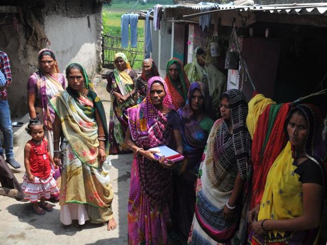 Women self-help group members in Sendhwah in Barwaha tehsil of Khargone, Indore.(Shankar Mourya/ HT Photo)