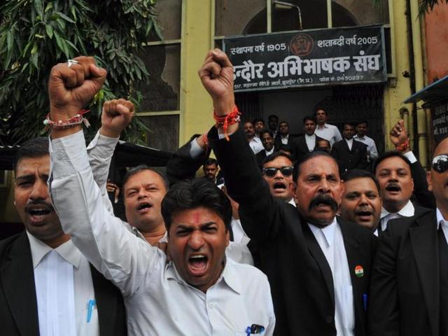 Advocate Ritesh Inani lodged a complaint in Lokayukta against Tukoganj police alleging corruption in the release of Shailam from custody. (HT file) Advocate Ritesh Inani lodged a complaint in Lokayukta against Tukoganj police alleging corruption in the release of Shailam from custody. (HT file)