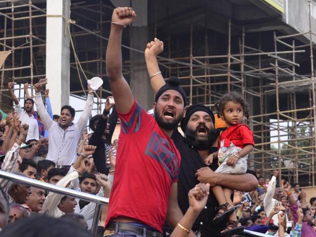 Visitor shouting slogans during the retreat ceremony at the border in Amritsar on Monday. (Sameer Sehgal/HT Photo)