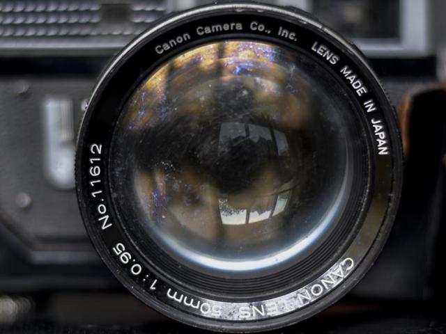 A closeup of the legendary Canon 50mm f0.95 aperture lens that was built for rangefinder cameras. The lens has been dubbed an old ‘dream lens’ by camera collectors. (Kunal Patil/Hindustan Times)
