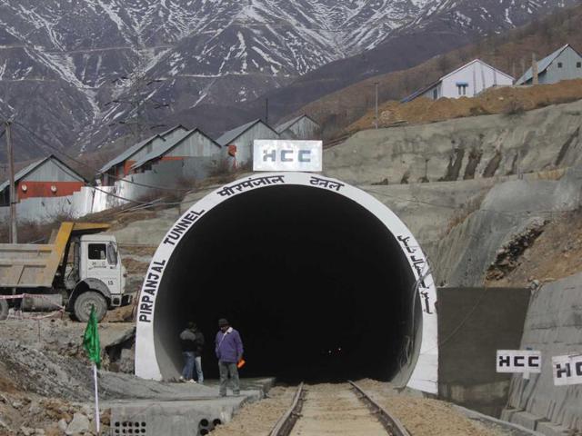 India’s longest tunnel is the 11.2 kilometre link from Banihal to Quazikund linking the Jammu region to the Kashmir valley.(Waseem Andrabi/HT Photo)