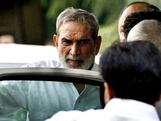 The Delhi high court came down heavily on Sajjan Kumar for seeking transfer of the matter to another bench.(HT File Photo)