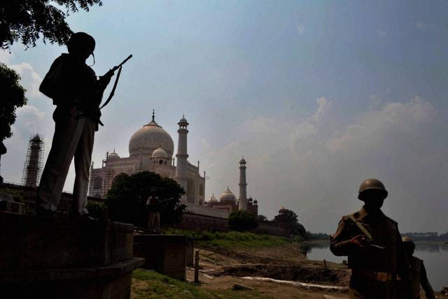 Security stepped up near Taj Mahal in Agra on Monday in the wake of Uri terrorist attack. (PTI)