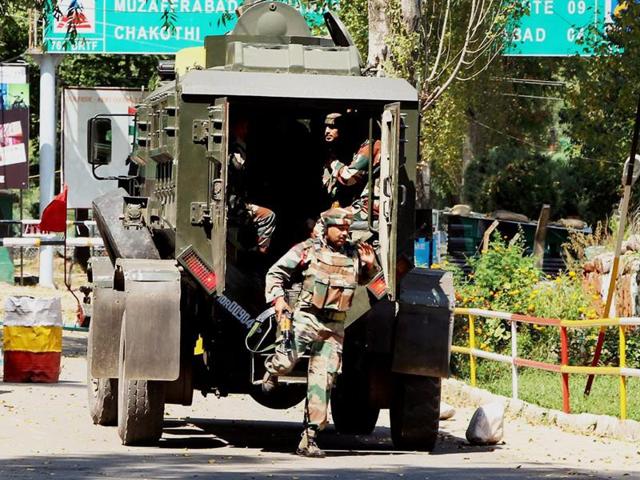 Members of the National Human Rights and Crime Control Organisation protest against the attack on an Indian army camp in Uri , in Amritsar.(PTI)