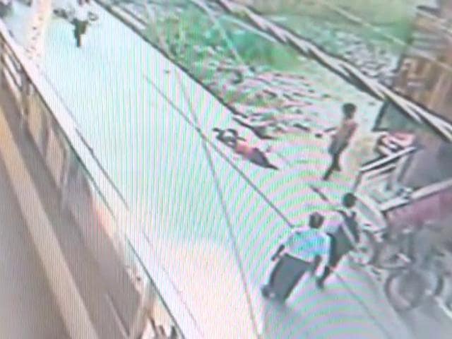 Stalker Stabs Year Old Delhi Woman Over Times On Busy Street Latest News Delhi