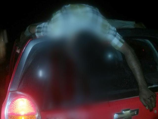 A speeding car hit a person and travelled for three kilometres with his body on its roof on the Hyderabad-Bengaluru national highway on Monday. (HT Photo) A speeding car hit a person and travelled for three kilometres with his body on its roof on the Hyderabad-Bengaluru national highway on Monday. (HT Photo)
