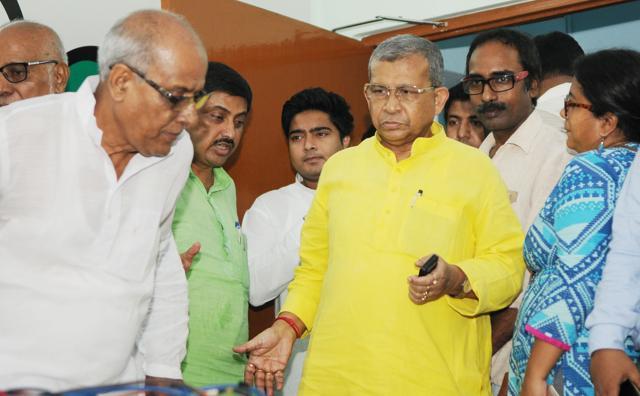 Manas Bhuniya (yellow kurta) Trinamool Congress on Monday. He held virtually every position in Bengal Congress from the president to the leader of the legislative party. (Subhankar Chakraborty) Manas Bhuniya (yellow kurta) Trinamool Congress on Monday. He held virtually every position in Bengal Congress from the president to the leader of the legislative party. (Subhankar Chakraborty)