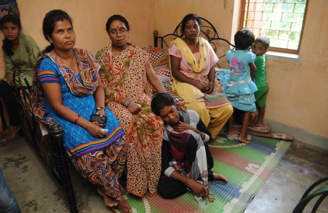 Soldier Naiman Kujur’s family mourns his death at Korhatoli Kokar in Ranchi. (Parwaz Khan/HT Photo)