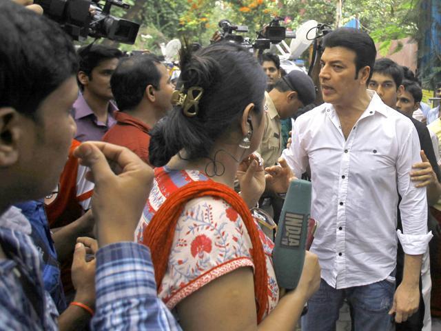 Sooraj’s dad Aditya doubts the credibility of the new forensic report. Sooraj’s dad Aditya doubts the credibility of the new forensic report.