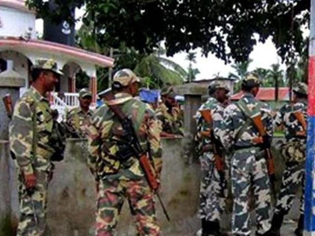 CoBRA commando injured in face-off with Naxals, dies| India News