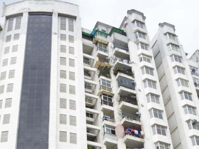 A man threw a 23-year-old woman off the balcony on Monday afternoon because she reportedly refused to marry him, in New Delhi (Representative image) A man threw a 23-year-old woman off the balcony on Monday afternoon because she reportedly refused to marry him, in New Delhi (Representative image)