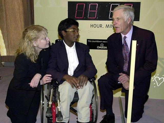 Farrow with Thaddeus in 2000. (AFP)