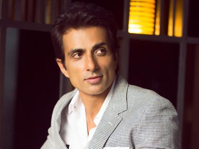 Actor Sonu Sood does not belong to any one Bollywood camp and works with all good directors.