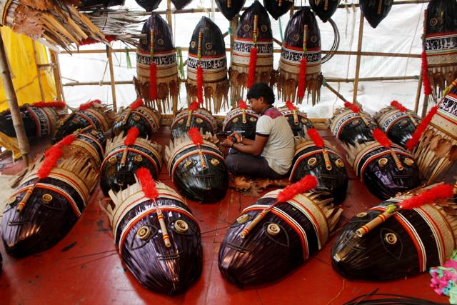 Tribal art at Tridhara Sammilani (Ramkrishna Samanta/ HT Photo) Tribal art at Tridhara Sammilani (Ramkrishna Samanta/ HT Photo)