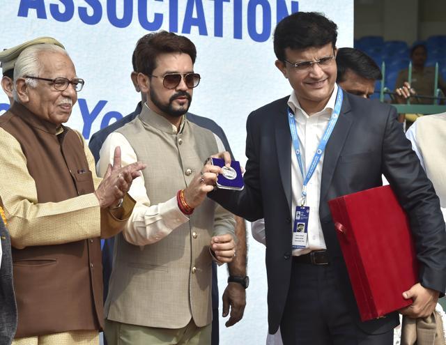 Former Indian Cricket team captain Saurav Ganguly (and others) being felicitated. (Ajay Aggarwal/HT PHOTO) Former Indian Cricket team captain Saurav Ganguly (and others) being felicitated. (Ajay Aggarwal/HT PHOTO)