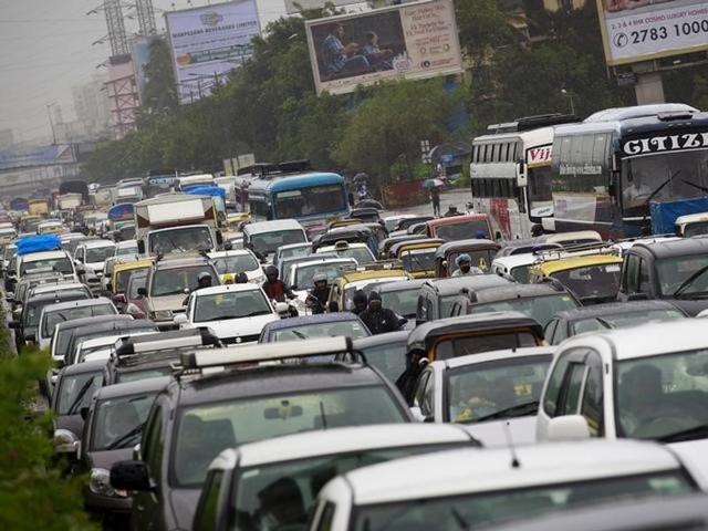 Vehicles are stuck in a traffic jam during heavy rains in Mumbai. (Reuters) Vehicles are stuck in a traffic jam during heavy rains in Mumbai. (Reuters)