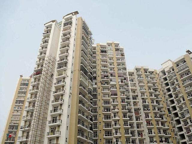 Twelve of these projects are located in Greater Noida west, where the delay was due to litigation over land between the government and farmers. Nine projects are located in other parts of Greater Noida. (Burhaan Kinu/HT Photo) Twelve of these projects are located in Greater Noida west, where the delay was due to litigation over land between the government and farmers. Nine projects are located in other parts of Greater Noida. (Burhaan Kinu/HT Photo)