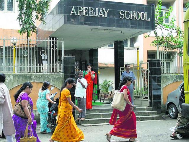 Education - Apeejay School Nerul Navi Mumbai where a 16year old student of class 12 had tested positive for the Swine flu virus, the school was shut down - Photo by Sudipta Banerjee 08.08.09 - AUG09 2K9 Education - Apeejay School Nerul Navi Mumbai where a 16year old student of class 12 had tested positive for the Swine flu virus, the school was shut down - Photo by Sudipta Banerjee 08.08.09 - AUG09 2K9