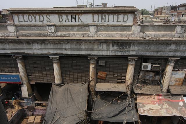 Begum Samru’s erstwhile home now houses a bank (Virendra Singh Gosain/HT PHOTO)