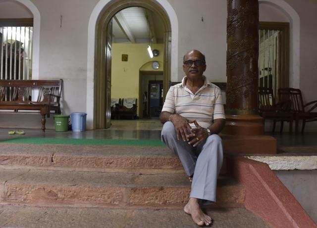 Dilip Samant, a businessman and lifelong resident of Vengurla, says the garbage segregation habit (you can see two bins by the door, green for wet waste, blue for recyclables) took two years to form, but it’s resulted in a cleaner city. (Anshuman Poyrekar/HT PHOTO)