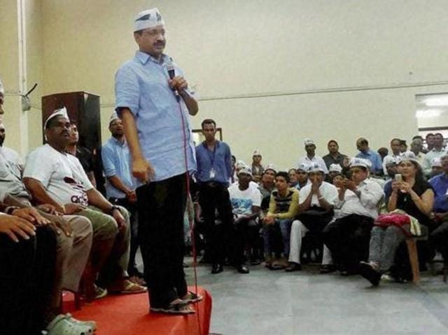 Delhi chief minister and AAP convener Arvind Kejriwal addresses a gathering in Vasco, Goa.(PTI) Delhi chief minister and AAP convener Arvind Kejriwal addresses a gathering in Vasco, Goa.(PTI)