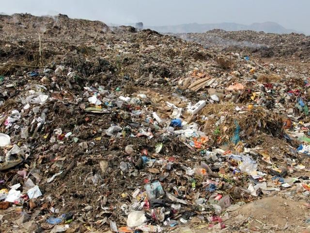 With no firms willing to take up the project, the Brihanmumbai Municipal Corporation (BMC) has extended the deadline a second time, to the end of this month(HT) With no firms willing to take up the project, the Brihanmumbai Municipal Corporation (BMC) has extended the deadline a second time, to the end of this month(HT)