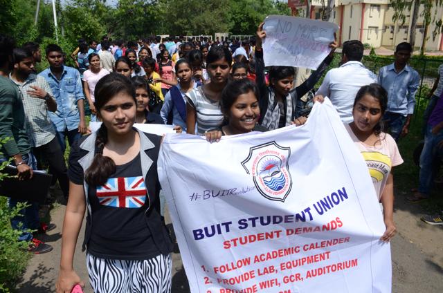 Bhopal: Barkatullah University Institute of Technology (BUIT) students staging demonstration against administration demanding improvement in facilities.in Bhopal.(Chandresh Mathur/ Hindustan Times) Bhopal: Barkatullah University Institute of Technology (BUIT) students staging demonstration against administration demanding improvement in facilities.in Bhopal.(Chandresh Mathur/ Hindustan Times)