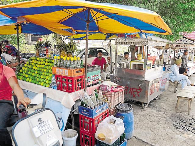 Stalls outside the new courts in Jalandhar. (Pardeep Pandit/HT)
