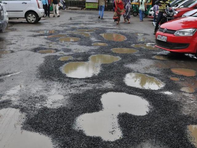 The residents are complaining about bad roads, poor waste management and dirty drinking water in some areas, inflated electricity bills and many more.(HT photo)