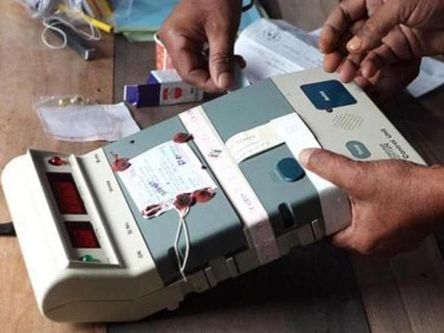 “All the EVMs have come from other states, like Jammu and Kashmir, Karnataka, Jharkhand and Bihar. We will not use old EVMs,” Punjab chief electoral officer, V K Singh said.(HT File) “All the EVMs have come from other states, like Jammu and Kashmir, Karnataka, Jharkhand and Bihar. We will not use old EVMs,” Punjab chief electoral officer, V K Singh said.(HT File)