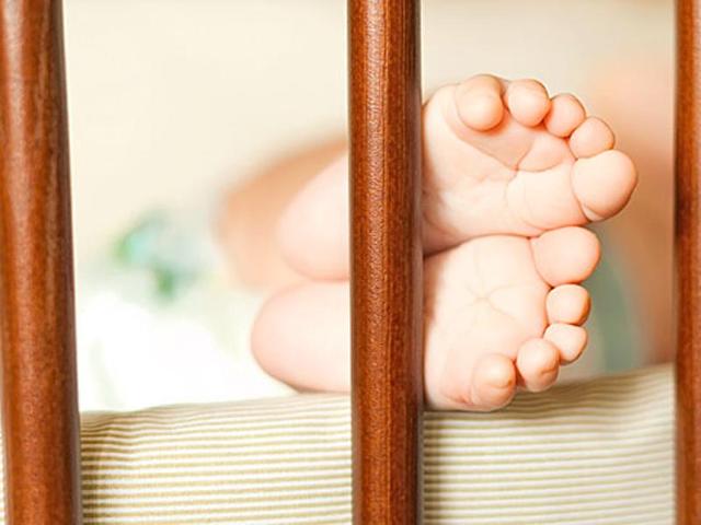 The couple sold their child for Rs 650 as they were unable to bear the expenses.(Representational image) The couple sold their child for Rs 650 as they were unable to bear the expenses.(Representational image)