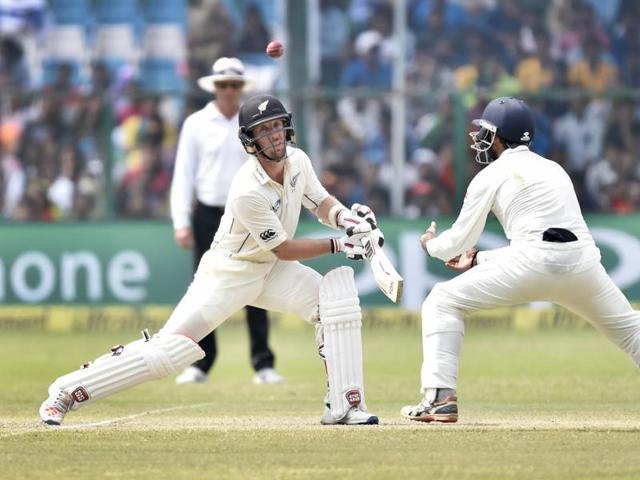 New Zealand cricket team player Luke Ronchi bats during the fifth day of 1st Test match. (Ajay Aggarwal/HT PHOTO)