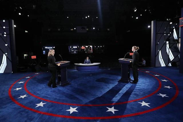Students acting as 'stand-ins' for Democratic presidential candidate Hillary Clinton and Republican presidential candidate Donald Trump take part in a rehearsal at Hofstra University in Hempstead, New York. (AFP File Photo) Students acting as 'stand-ins' for Democratic presidential candidate Hillary Clinton and Republican presidential candidate Donald Trump take part in a rehearsal at Hofstra University in Hempstead, New York. (AFP File Photo)