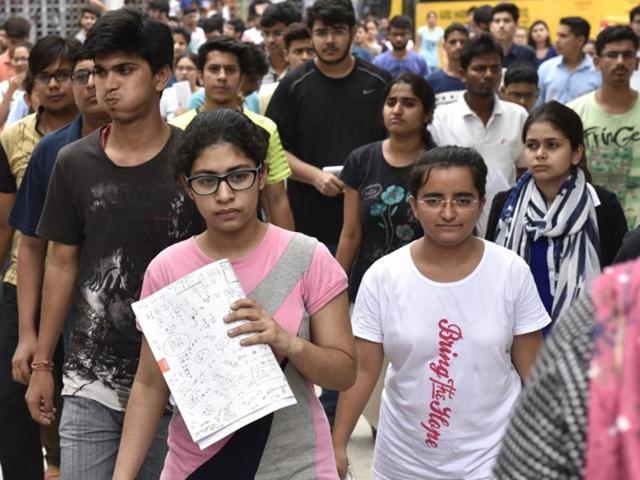 SSC has said the application of all candidates, who applied for raising objection against answer keys to the Combined Graduate Level Tier I Examination, 2016 and made the payment within the stipulated time, will be accepted.(Arvind Yadav / HT file) SSC has said the application of all candidates, who applied for raising objection against answer keys to the Combined Graduate Level Tier I Examination, 2016 and made the payment within the stipulated time, will be accepted.(Arvind Yadav / HT file)